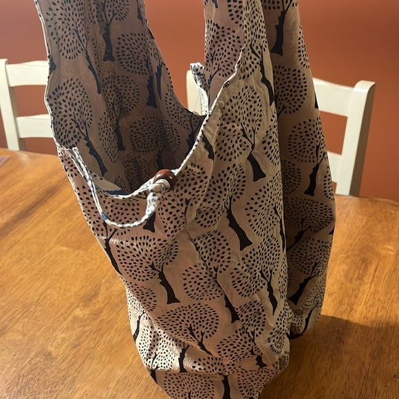 New Tree Sesign reversible blue/ black Veggie Dry long  sling bag - Picture 5 of 8